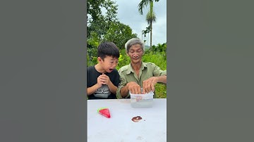 Cậu bé tốt bụng ăn kem dưa hấu hài hước #shorts