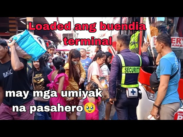 sobrang dami pasahero ay may mga sumisingit na hindi maawat, mga pasahero nag iyakan class=