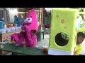 PATRICK STAR & SPONGEBOB SQUAREPANTS COSPLAY MENIKMATI ES CAPCIN & GORENGAN PERAHU LAYAR