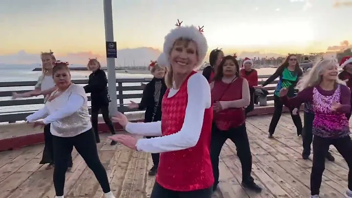 World Dance Holiday Flashmob at Stearn's Wharf