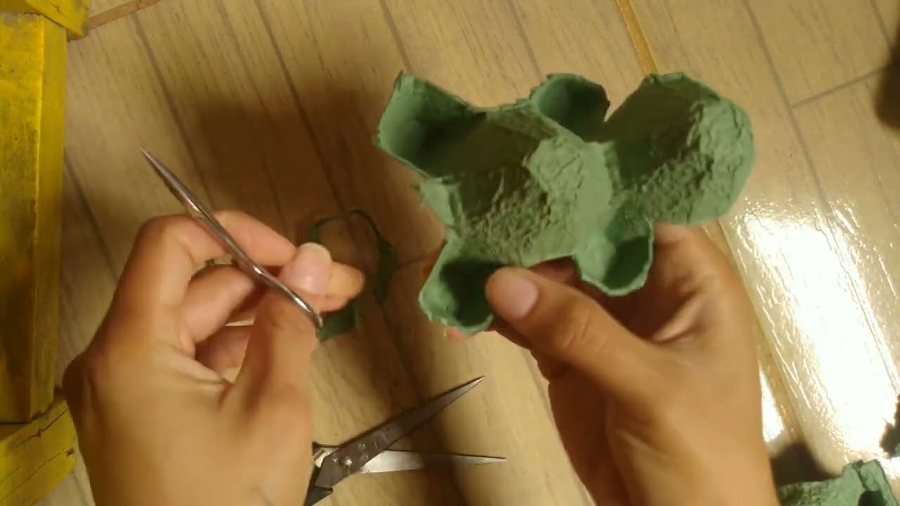 uma-tartaruga-simples-feita-com-caixa-de-ovo-artesanato-youtube