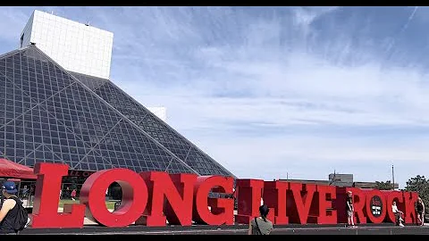 ROCK IN ROLL HALL OF FAME IN CLEVELAND OHIO