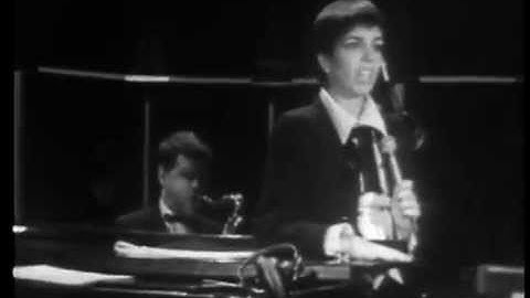 Liza Minnelli - Maybe This Time (Songs I Taught My Mother) (Live on Australian Bandstand)