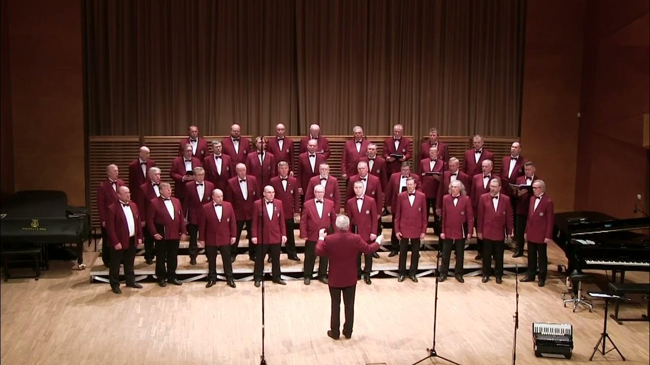 Erotik kostyumlar kiygan qizlar striptiz