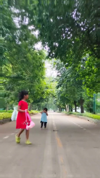 jalan jalan di Minggu pagiy #latepost #viral #vlogger #mainananak