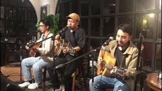 Perunggu - 33x (Acoustic Live at Ruuang Kopi, Jakarta 12/4/2023)