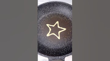 Pancake star shaped. Beautiful and easy crepes or pancakes for your special brunch #pancake #star