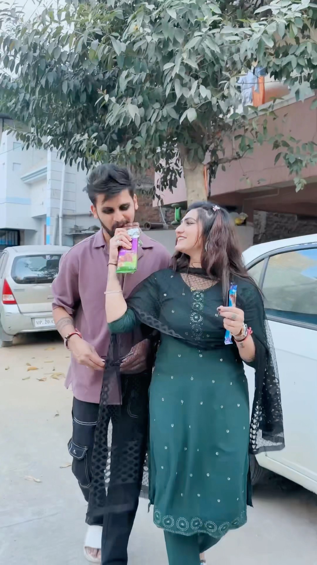 मेरा पति के साथ चोलेट डै मनाया?? #funny #comedy #kajalsoni #chocolateday @kajalsoni ￼
