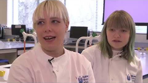 Tour of the biosciences teaching lab