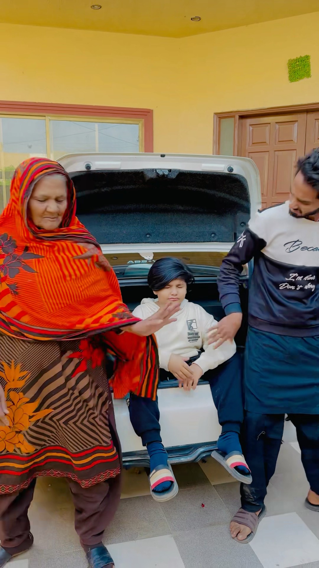 Mera hi sath chor deya? #viralvideo #comedy #trending #funny #chotaalivlogs