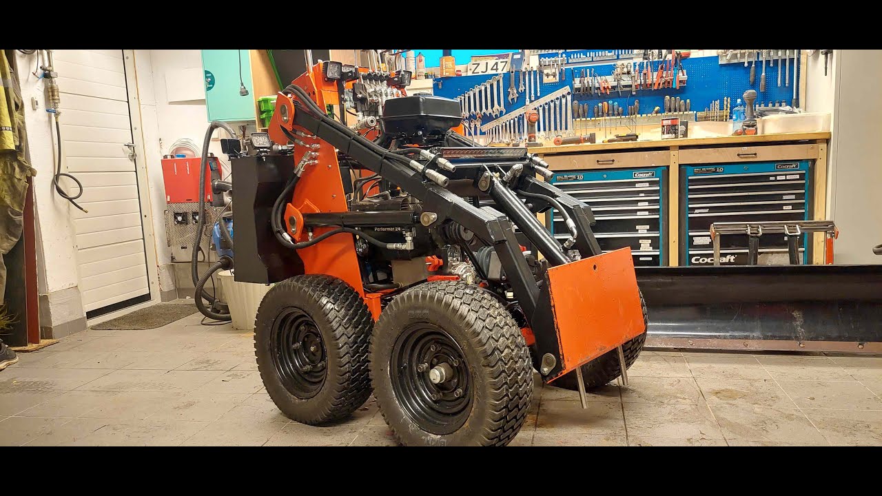 Mini skidsteer build part 6 - Its finished!