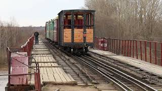 В состав поезда Каринской УЖД (Кировская область) включили туристический вагон со стеклянным полом