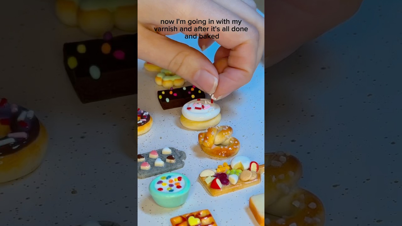 Делаем магниты на холодильник из глины! 