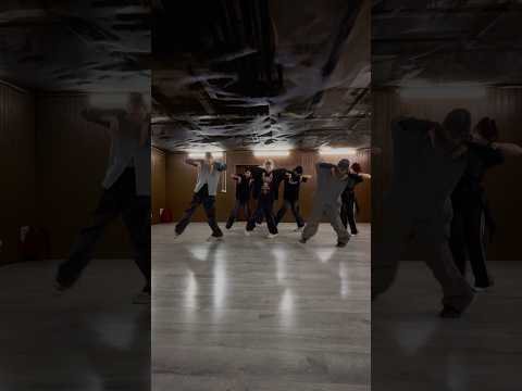 Ice on my teeth, on my white teeth @ATEEZofficial @bbtrippin_official4904 #ateez #iceonmyteeth