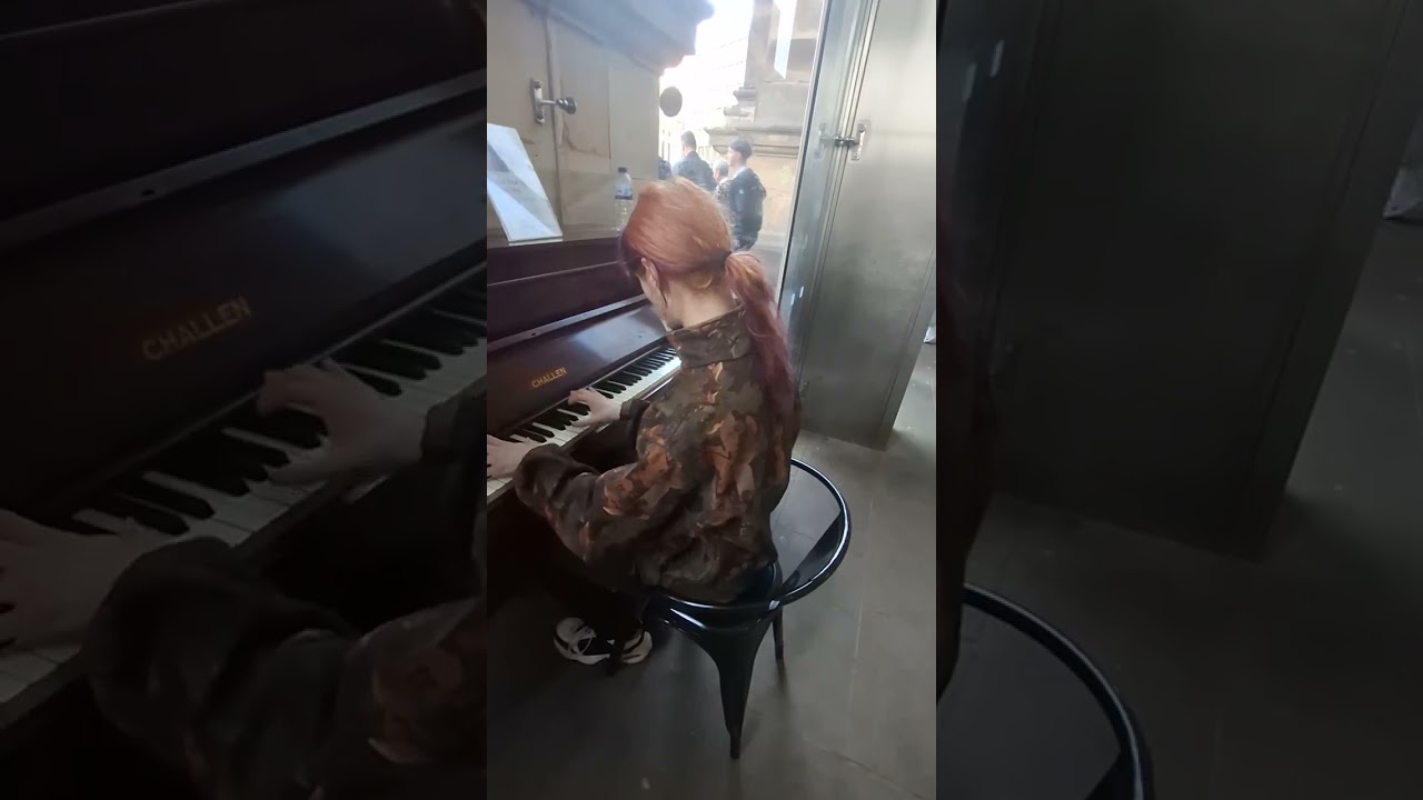 Piano in public!!! Staring @thatcasualsans