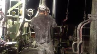 Download lagu Worlds fastest roughtnecks tripping pipe back in the hole