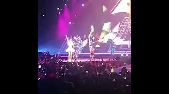 Katy Perry - ROAR - Live The Prismatic World tour (Melbourne)