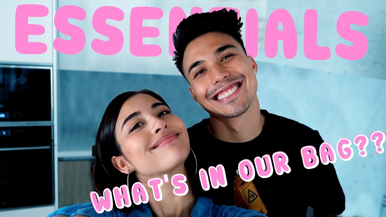 WHAT'S IN OUR BAGS? // Lena and Chap