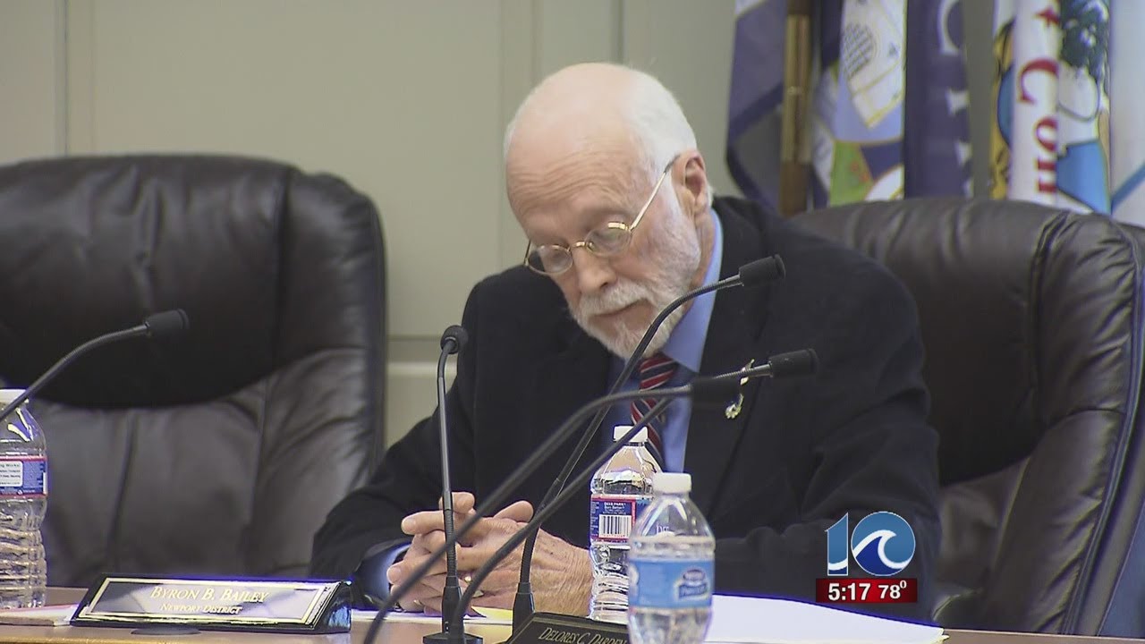 IOW official accused of sending racist emails