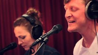 Studio Brussel: Ozark Henry feat. Amaryllis - I'm Your Sacrifice (live) chords