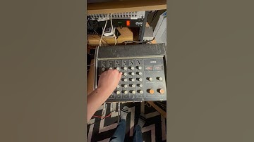 the spring reverb on this Yamaha Em-100 mixer is awesome