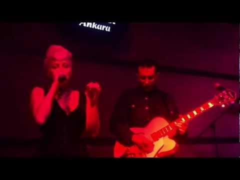 Pamela Spence ft. Artun Ertürk - Eğer Dinlersen - 19.10.2012 @ Hayal Kahvesi Ankara