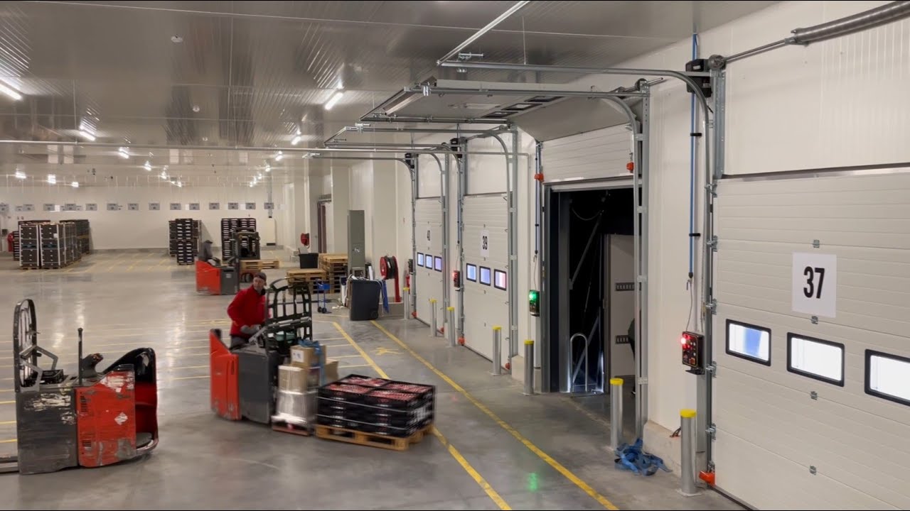 Success case: refrigerated loading bay - Angel Mir (Portes Bisbal SL ...