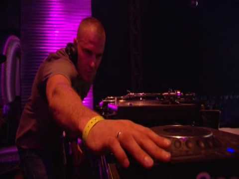 Max Enforcer @ Luna @ Duro Decibel 2006 ( Part 5) ...