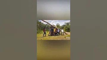 SIKIA NYIMBO ZA MAFUNDI TANESCO WAKIPANDISHA NGUZO MATUSI TUPU 
