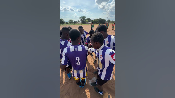 ¿CÓMO ES UN PARTIDO DE FUTBOL DE LIGA LOCAL EN EN UN PAÍS AFRICANO?