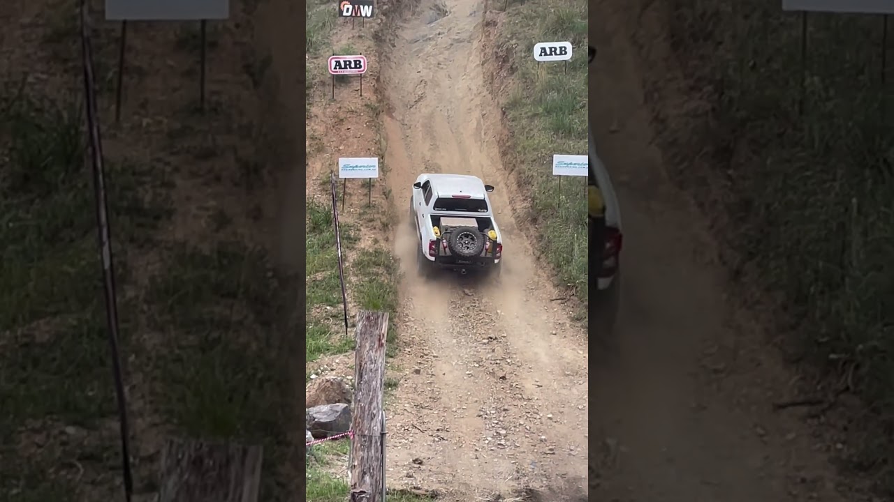 Almighty Nissan NP300 attacks Beer O’clock Hill. Man Nissans are awesome! 😎