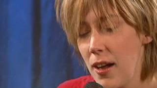 Video thumbnail of "Beth Orton - Central Reservation [live 2002]"
