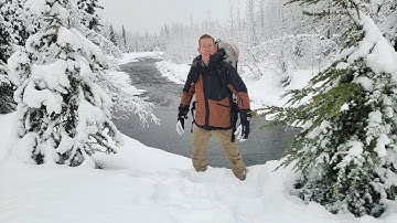 22 Miles (35 km) in a Blizzard Without a Tent - Solo Camping in Survival Shelters