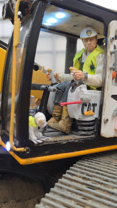 👀 Insane Detail on this RC Excavator! 👀🤯 #rc #construction #excavator