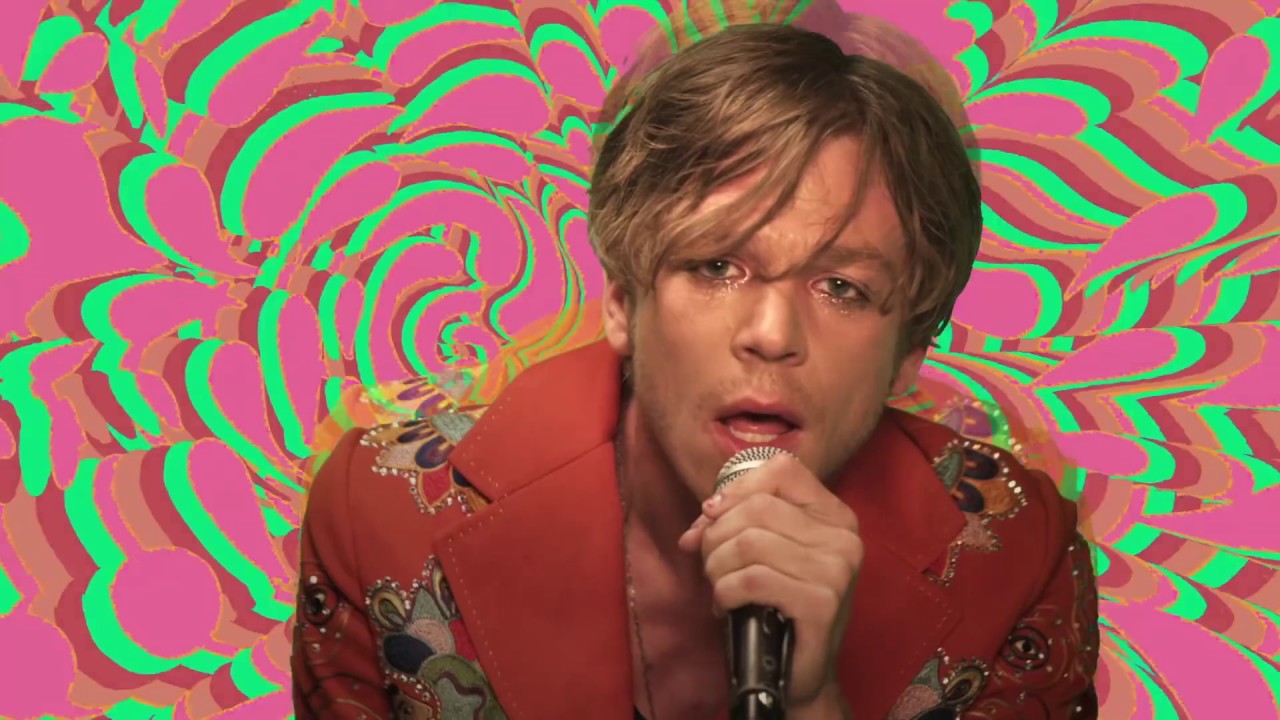 Cage the elephant come a little. Cage the Elephant. Cage the Elephant Melophobia. Come a little closer Cage the Elephant. Come a little closer Cage the Elephant обложка.