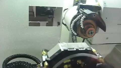 Rollomatic 620 XS grinding machine