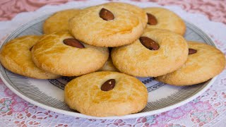 The Easiest Recipe for Chinese Almond Cookies  超簡單烤制杏仁酥