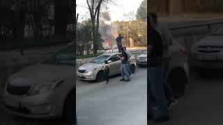 В Сочи возле отделения полиции сгорели два автомобиля 11.04.22