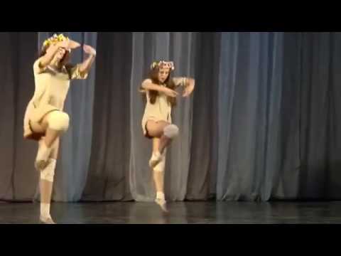 გოგონების სექსუალურმა ცეკვამ ინტერნეტ სივრცე ააფეთქა / Rusi Lamazi Gogonebis Cekva