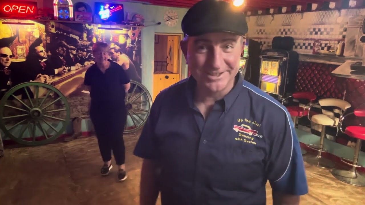 Reverse left hand fig of 8 and more Jive moves.