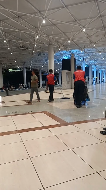 bandara juanda malam hari