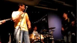 UNO Band en Wine Oh's, Calgary. UNO Band esta conformada por: - Art...
