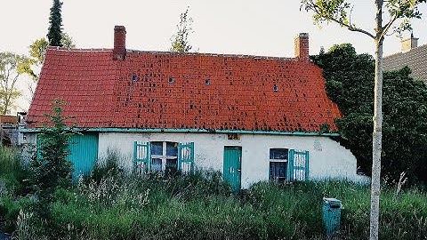 We Found This Abandoned Time Capsule Farmhouse With Everything Left Behind