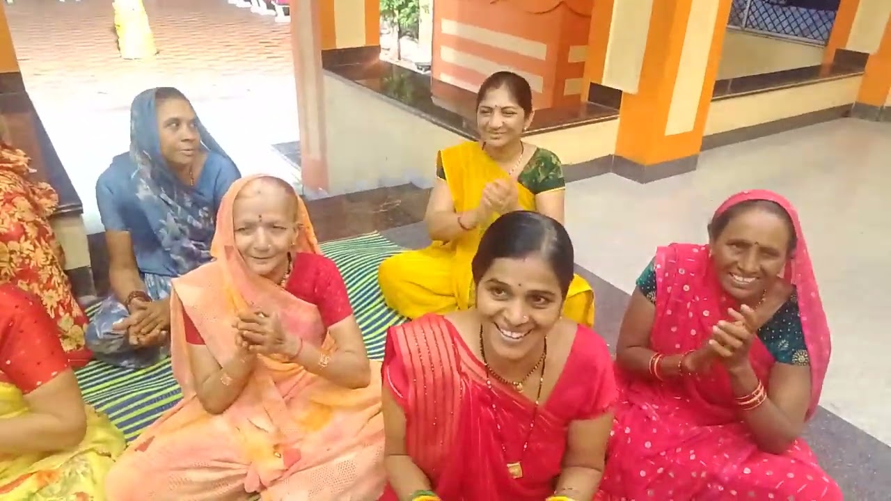 वा👌 वा👌 मेरा #निमाड़# की बहनो  इस नए जमाने की💯💯 बहूवो🤓🤓 को ए बुढ़िया😎😎 सांस नहीं जमति है