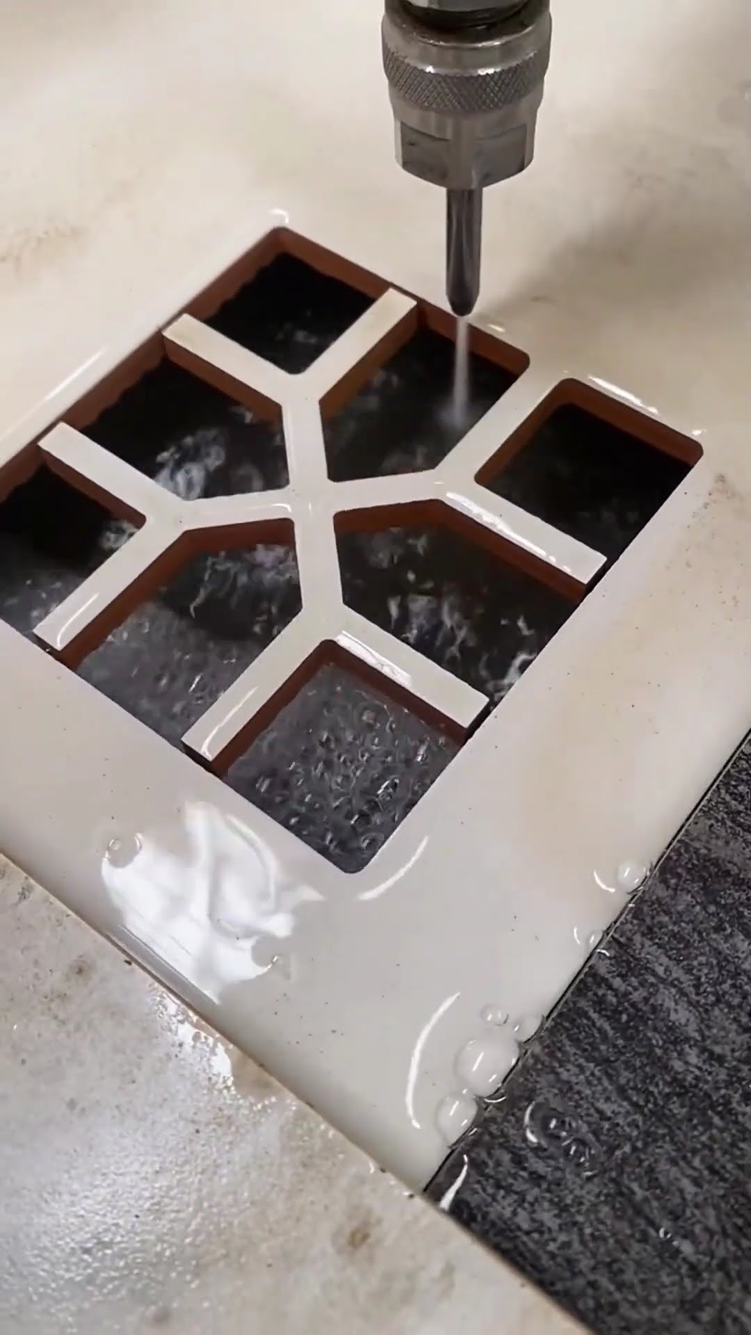 Ceramic rotary cutting process- Good tools and machinery make work easy
