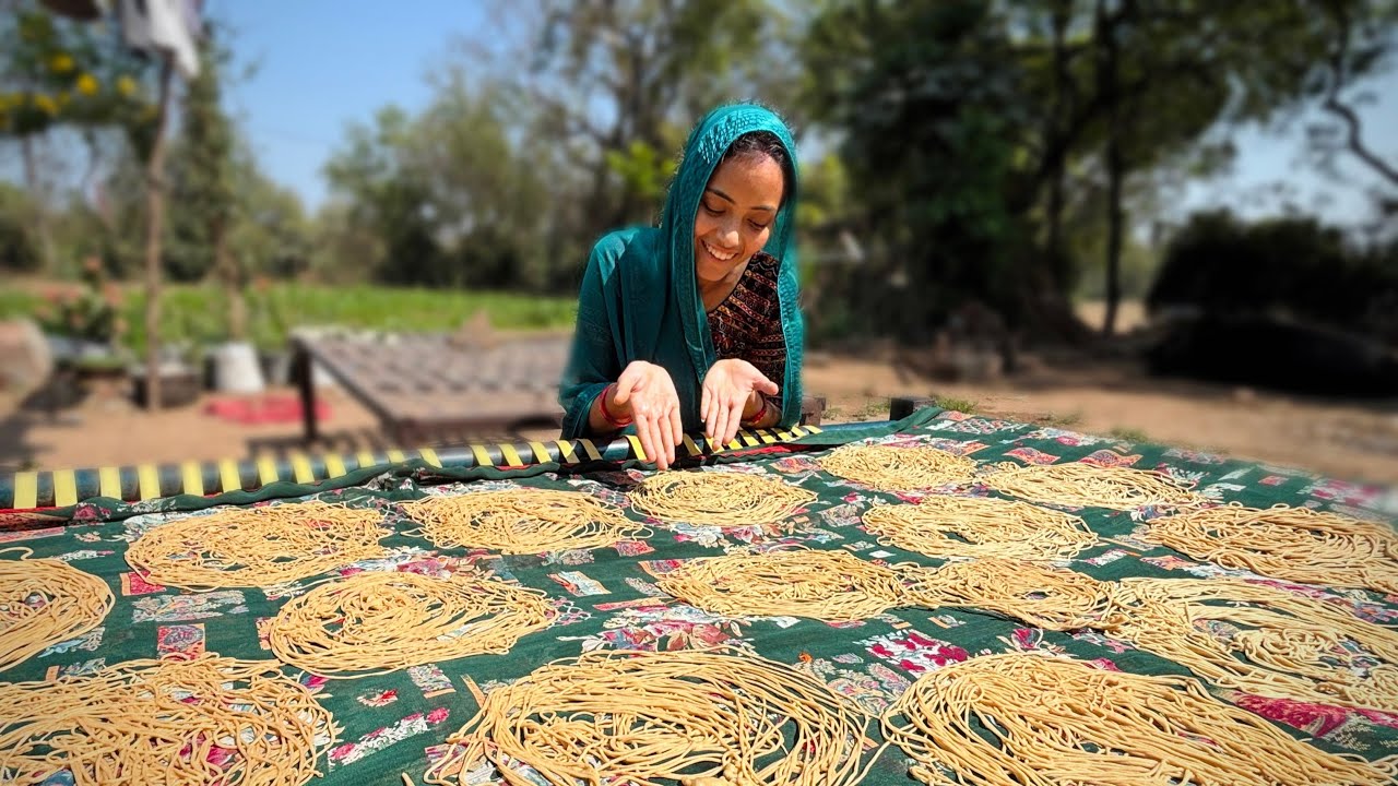 દીપિકા એ પહેલી વાર બનાવી સેવ 😀