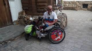 Анапу посетил велопутешественник-инвалид Алексей Костюченко