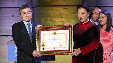 Chủ tịch Quốc hội Nguyễn Thị Kim Ngân gặp gỡ cộng đồng người Việt Nam tại Pháp