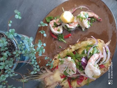 Vidéo: Table Du Nouvel An : Préparation D'une Salade Aux Crevettes Et Ananas