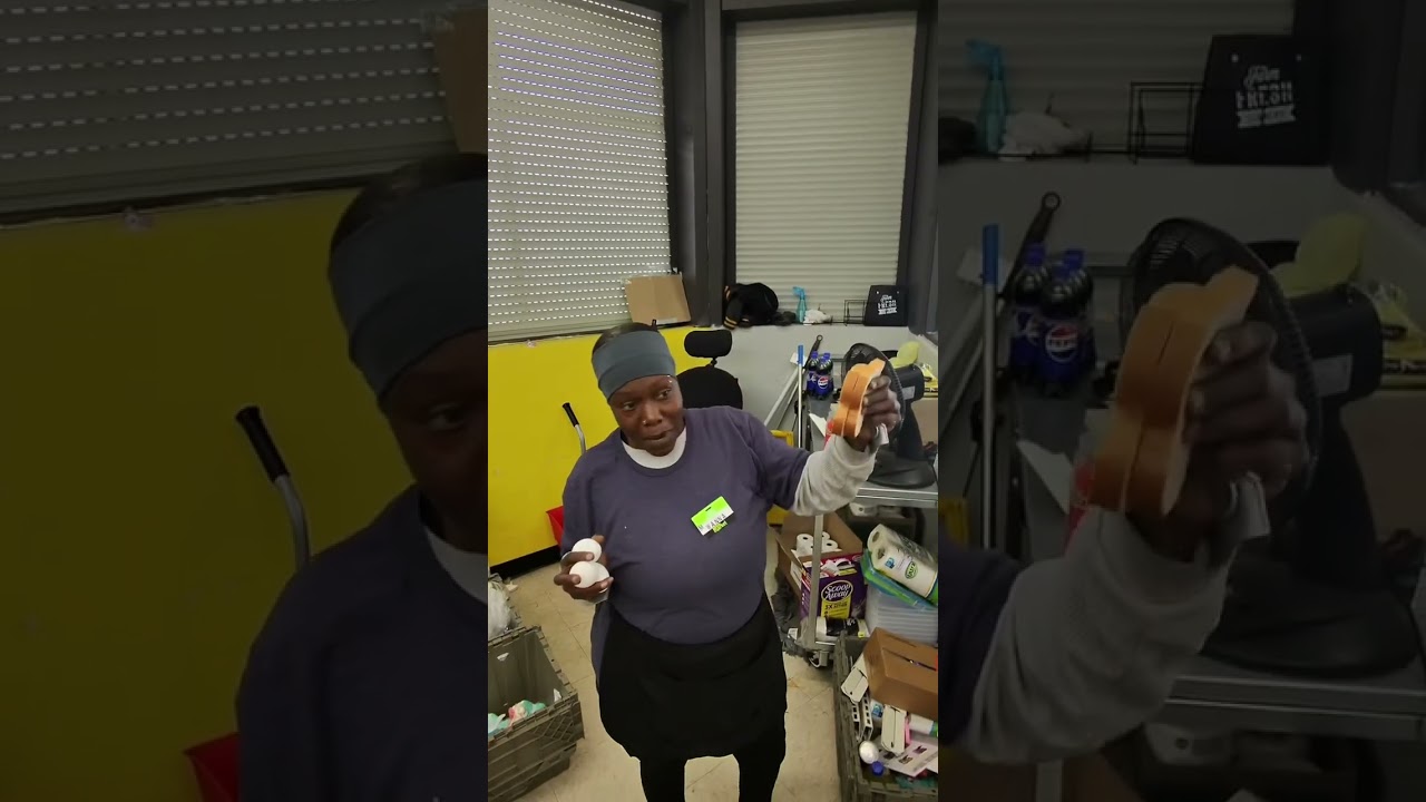 I buy 3 🥚🥚🥚 & 2 🍞🍞